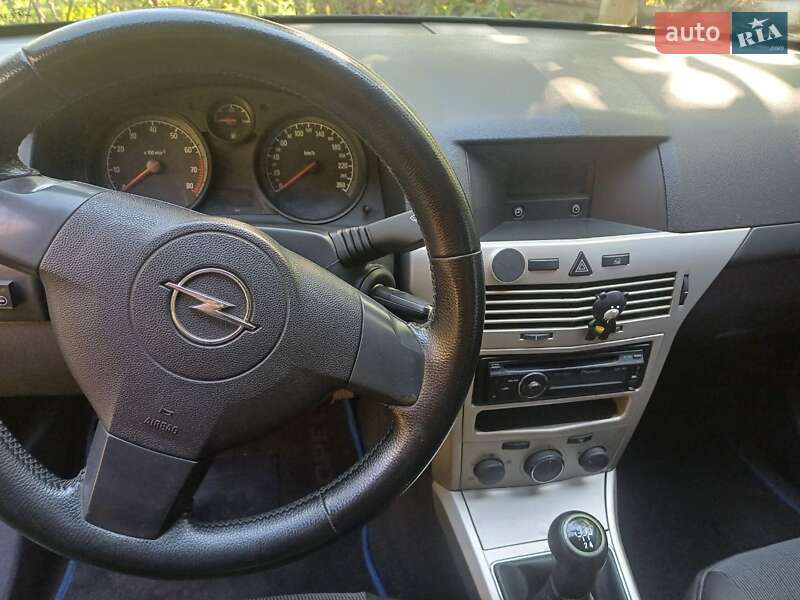 Хэтчбек Opel Astra 2008 в Чернигове фото 8 Хэтчбек Opel Astra 2008 в Чернигове
