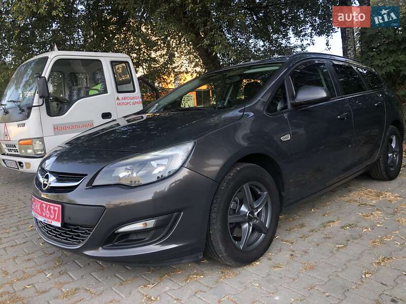 Универсал Opel Astra 2015 в 