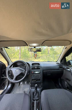 Седан Opel Astra 2008 в  фото 12 Седан Opel Astra 2008 в