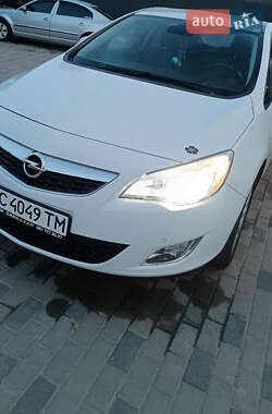 Хетчбек Opel Astra 2011 в Стрию