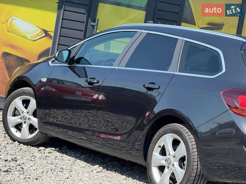 Универсал Opel Astra 2012 в Стрые