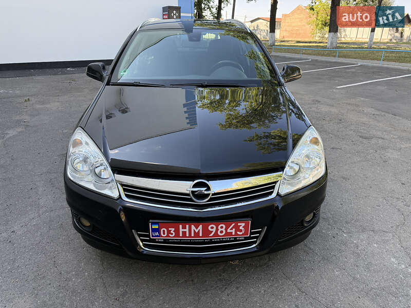 Универсал Opel Astra 2008 в Полтаве