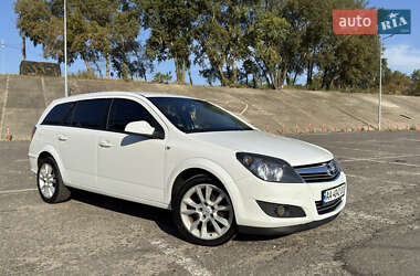 Универсал Opel Astra 2012 в Киеве