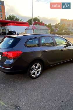 Універсал Opel Astra 2011 в Дніпрі