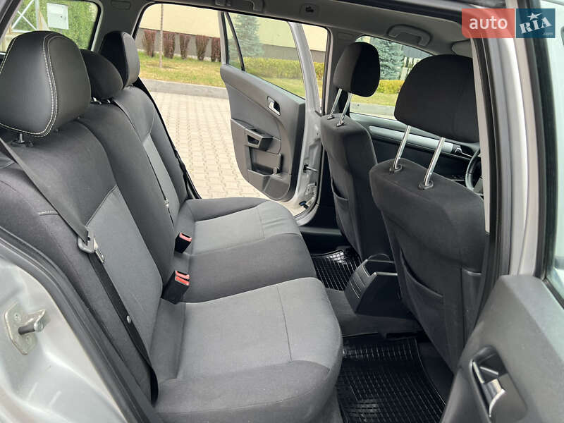 Универсал Opel Astra 2007 в Луцке
