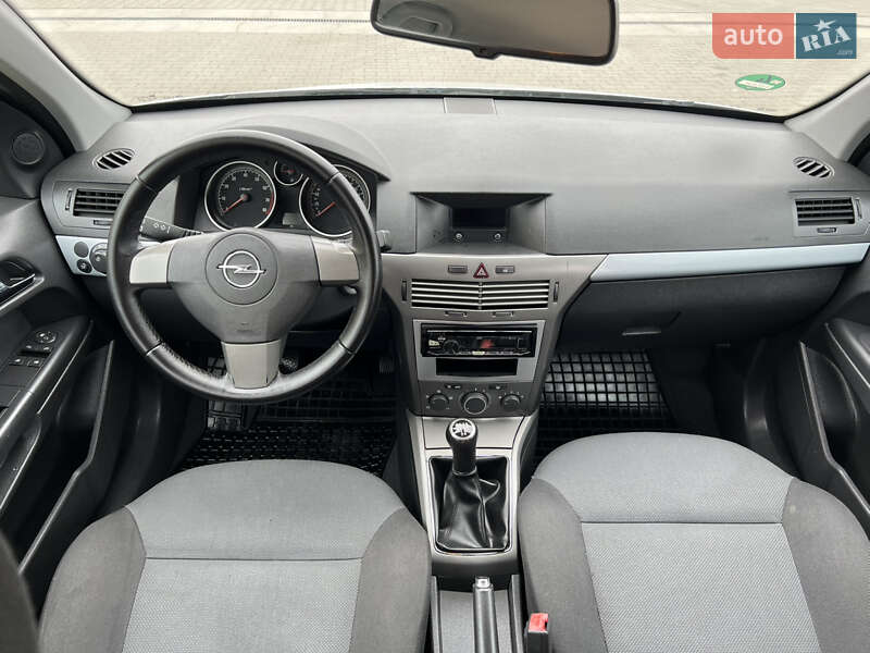 Универсал Opel Astra 2007 в Луцке