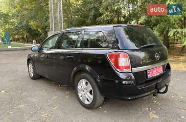 Универсал Opel Astra 2010 в 