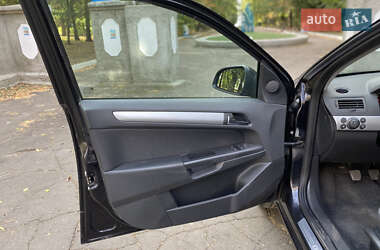 Универсал Opel Astra 2010 в 