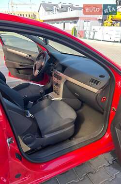Хэтчбек Opel Astra 2007 в 