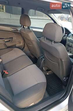 Универсал Opel Astra 2008 в 