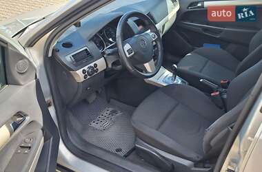 Хэтчбек Opel Astra 2007 в 