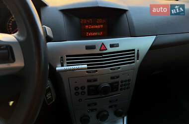 Универсал Opel Astra 2011 в 