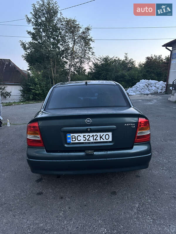Седан Opel Astra 2004 в Тернополе