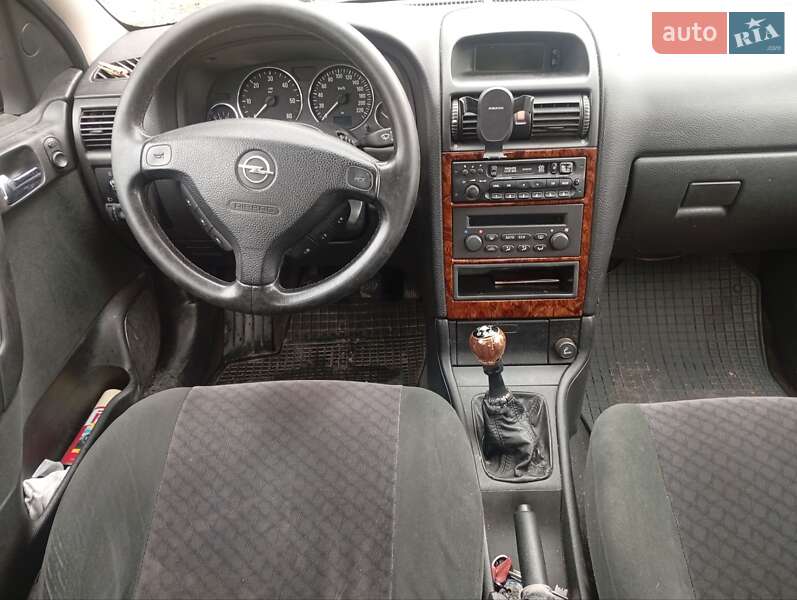 Хэтчбек Opel Astra 2002 в Первомайске