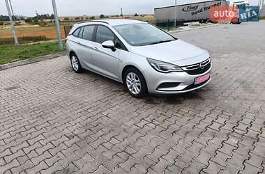 Універсал Opel Astra 2017 в Горохові