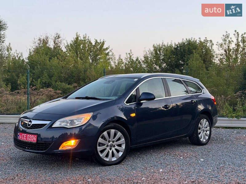 Универсал Opel Astra 2013 в Дрогобыче