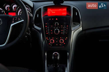 Универсал Opel Astra 2013 в 