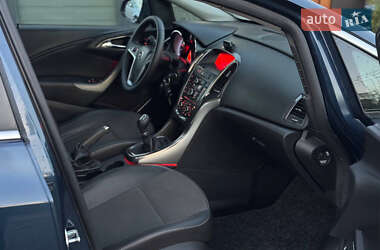 Универсал Opel Astra 2013 в 