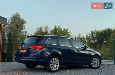 Универсал Opel Astra 2013 в 