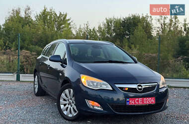 Универсал Opel Astra 2013 в 