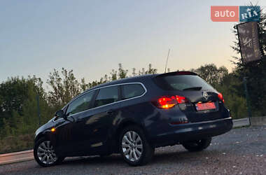 Универсал Opel Astra 2013 в 