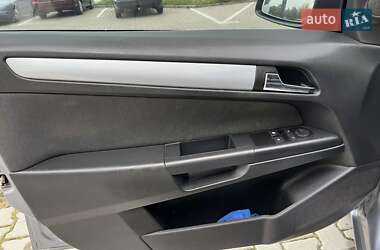 Универсал Opel Astra 2004 в 