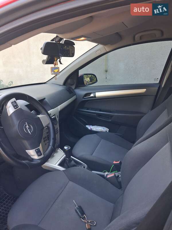 Хэтчбек Opel Astra 2008 в Николаеве