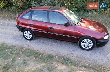Хэтчбек Opel Astra 1993 в 