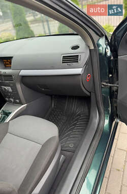 Универсал Opel Astra 2004 в 