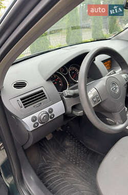 Универсал Opel Astra 2004 в 