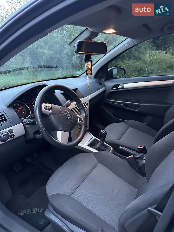 Універсал Opel Astra 2007 в Коломиї