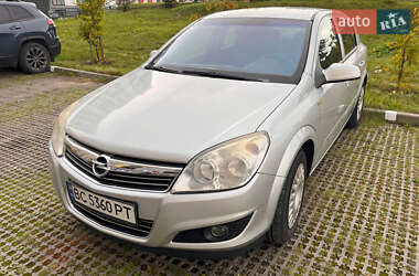 Хэтчбек Opel Astra 2008 в 