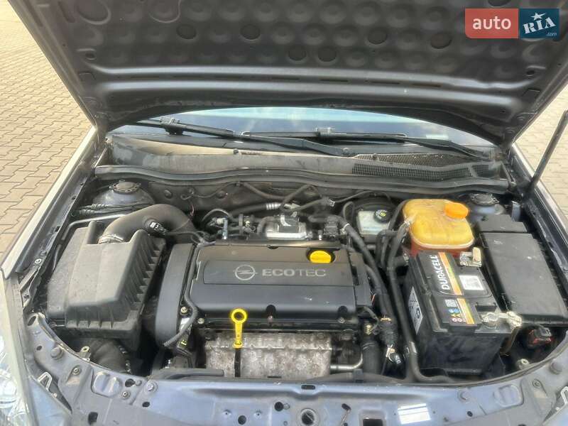 Універсал Opel Astra 2010 в Луцьку
