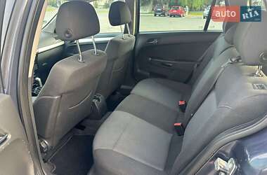 Универсал Opel Astra 2010 в 