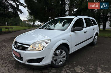 Універсал Opel Astra 2008 в Рівному