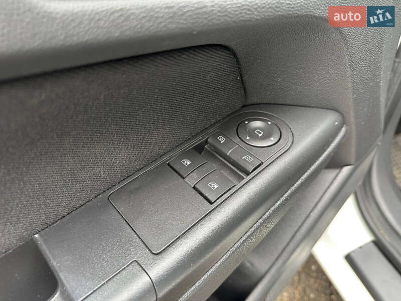 Универсал Opel Astra 2008 в Ровно