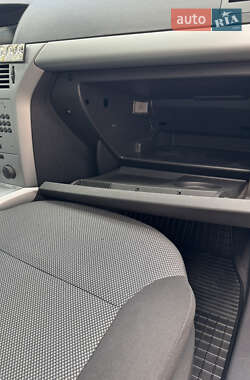 Универсал Opel Astra 2009 в 