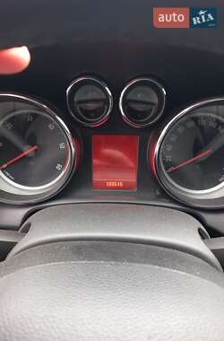 Хэтчбек Opel Astra 2011 в 