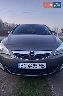 Хэтчбек Opel Astra 2011 в 