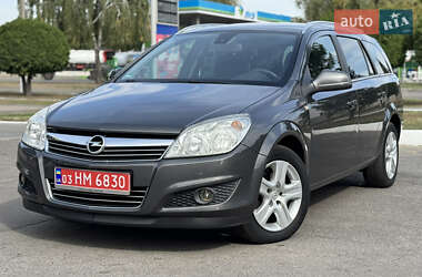 Універсал Opel Astra 2010 в Лубнах