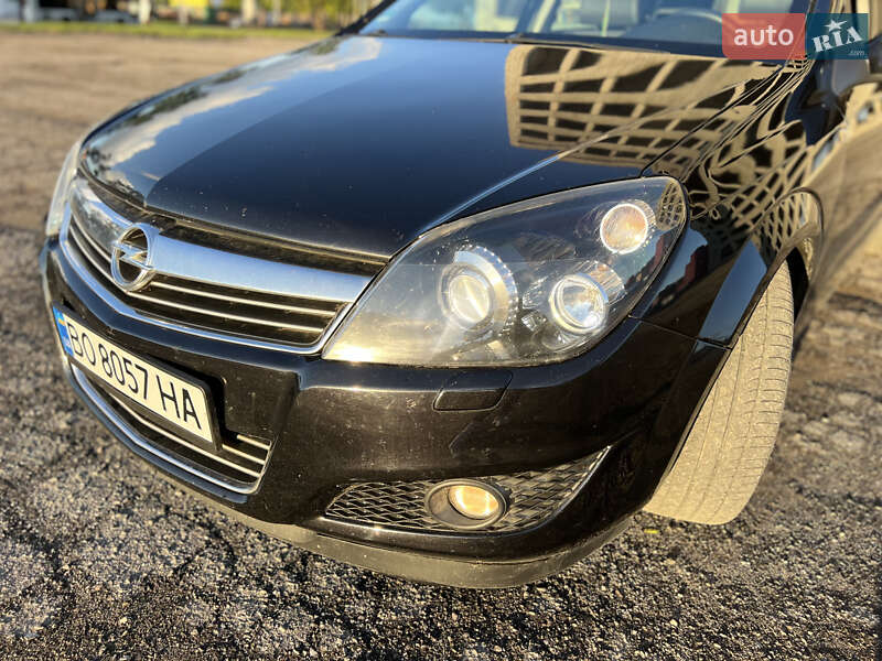 Универсал Opel Astra 2009 в Тернополе