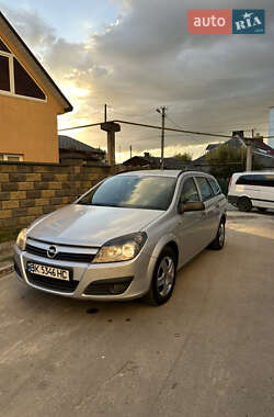 Универсал Opel Astra 2005 в Костополе