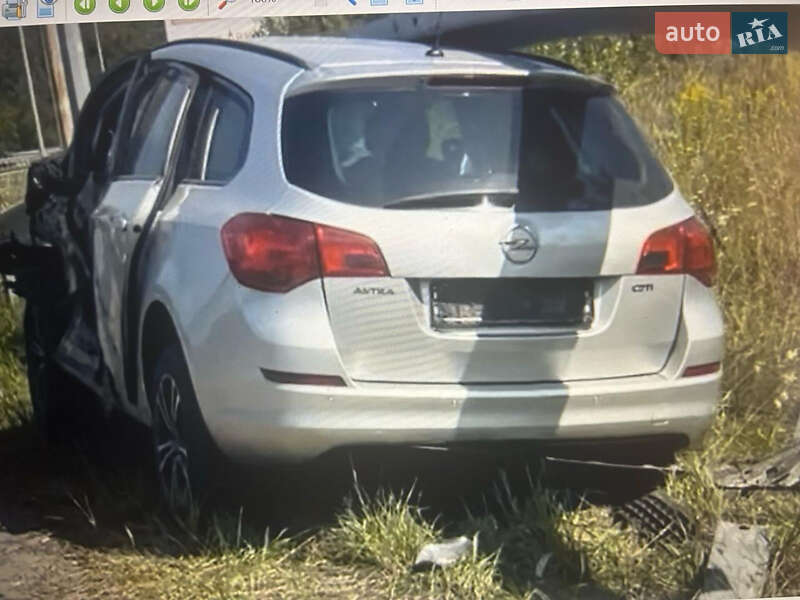 Минивэн Opel Astra 2011 в Киеве