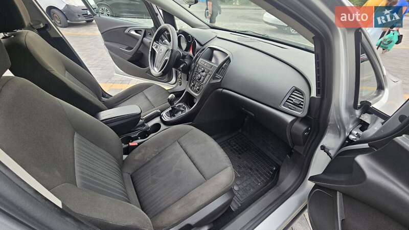 Универсал Opel Astra 2011 в Звягеле