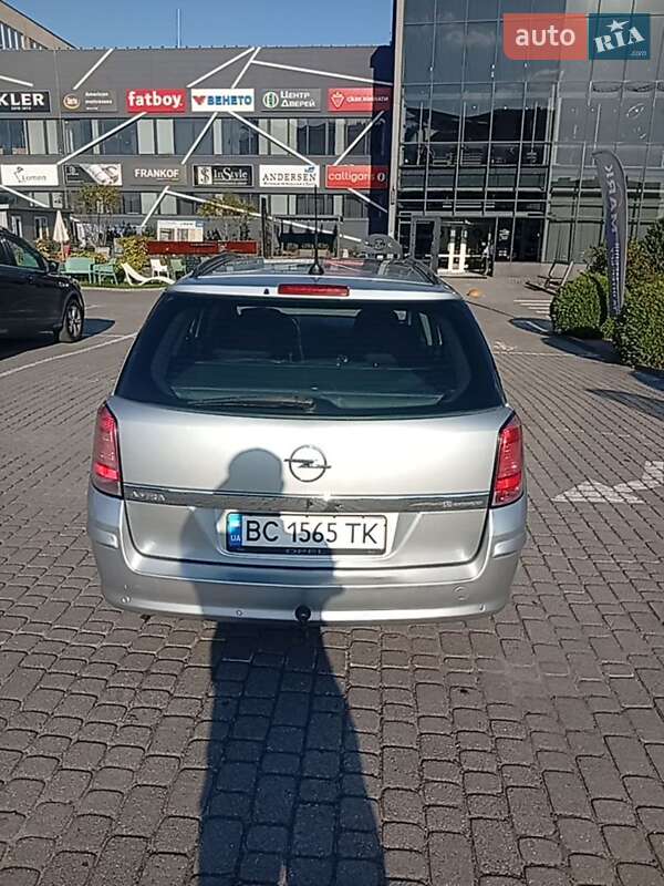 Универсал Opel Astra 2005 в Львове