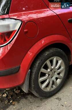 Хэтчбек Opel Astra 2004 в 