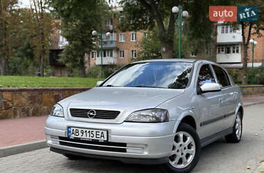 Хэтчбек Opel Astra 2004 в 