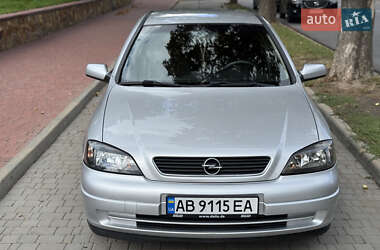 Хэтчбек Opel Astra 2004 в 