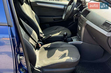 Универсал Opel Astra 2006 в 