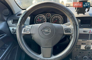 Универсал Opel Astra 2006 в 